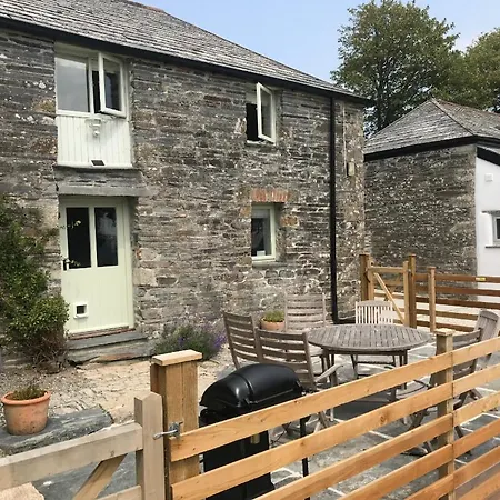 Helland Barton Hideaways, North Cornwall Holiday home *